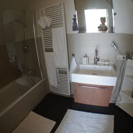 בית הארחה On The Roof 4*